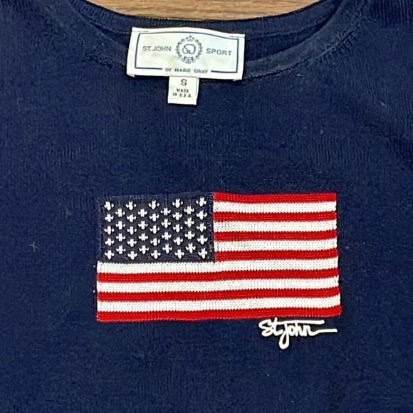 St.John Sport Knit Sleeveless Navy Top - American Flag Size Small - Picture 2 of 2